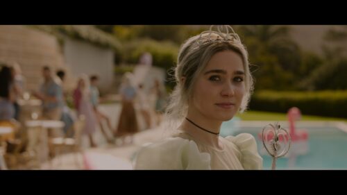 Haley Lu Richardson as Portia in The White Lotus Desktop Wallpaper