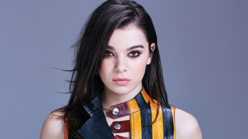 Portrait of Hailee Steinfeld in Leather Fashion Desktop Wallpaper