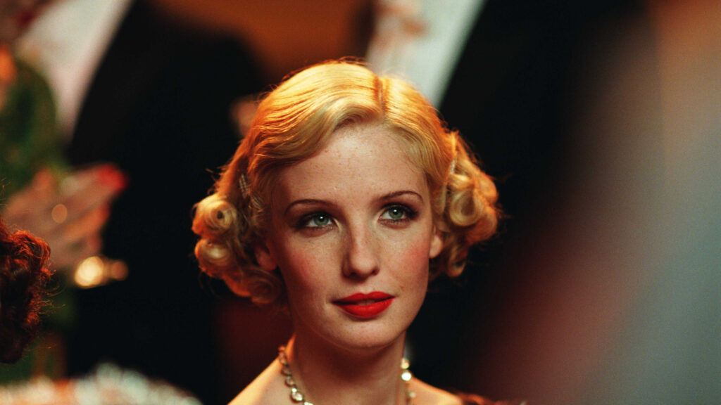 Stunning Vintage Portrait of a Blonde Woman Desktop Wallpaper