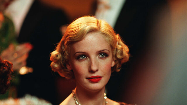 Stunning Vintage Portrait of a Blonde Woman Desktop Wallpaper