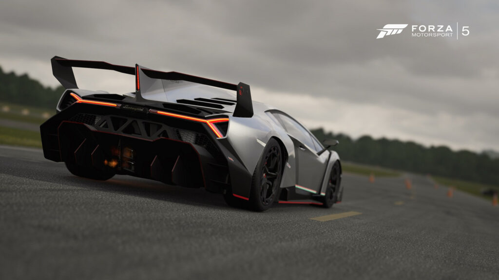 Lamborghini Essenza SCV12 Racing Desktop Wallpaper