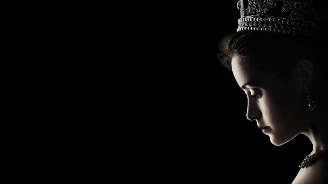 Portrait of Queen Elizabeth II Minimalist Black Desktop Wallpaper