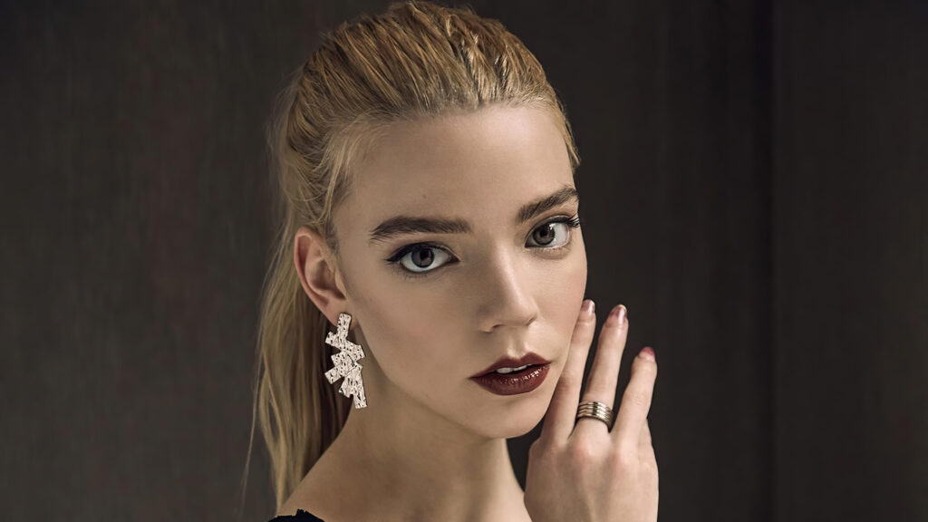 Portrait of a Blonde Woman in Elegant Jewelry Desktop Wallpaper