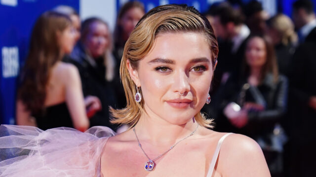 Florence Pugh Red Carpet Glamour 16:9 Desktop Wallpaper