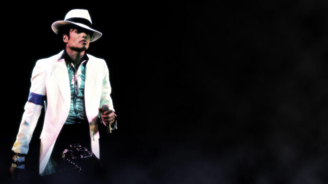 Michael Jackson Performance in White Suit Desktop Wallpaper