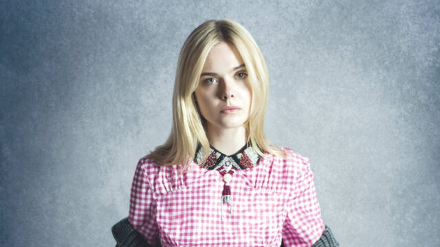 Elle Fanning Portrait in Pink Gingham Desktop Wallpaper