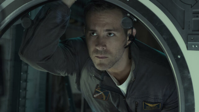 Ryan Reynolds in Life Movie Scene Desktop Wallpaper