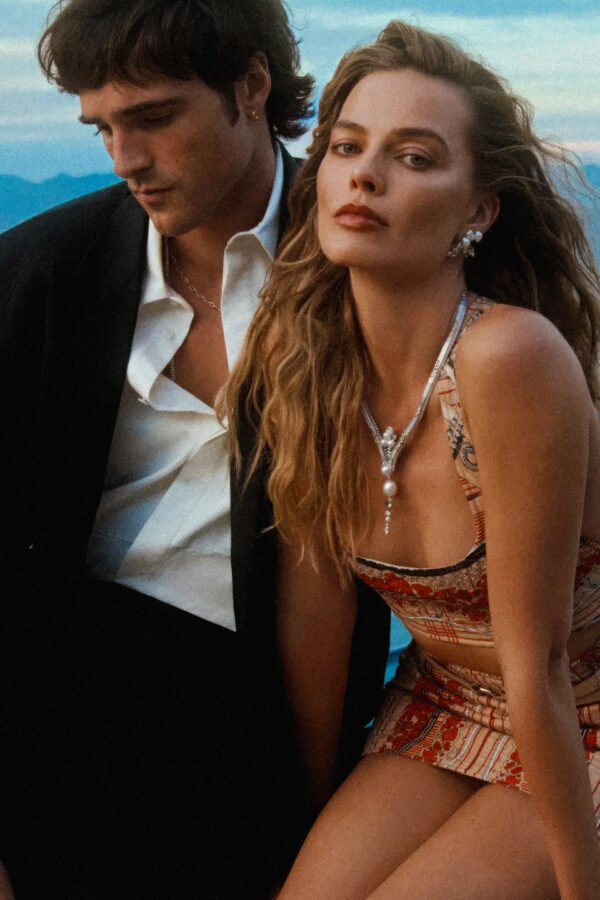 Margot Robbie and Jacob Elordi Golden Hour Desktop Wallpaper