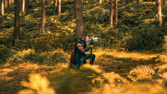 Thor Kneeling with Stormbreaker 4K Desktop Wallpaper