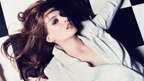 Anne Hathaway Elegant Portrait Desktop Wallpaper