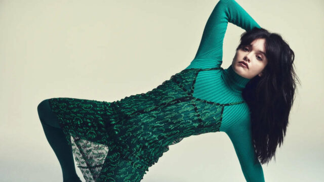 Woman in Green Dress High Resolution Desktop Wallpaper