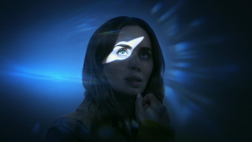 Emily Blunt in The Girl on the Train Cinematic Desktop Wallpaper