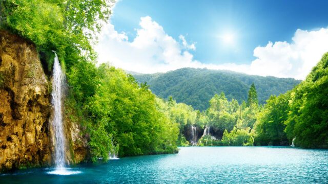 Breathtaking Plitvice Lakes National Park Desktop Wallpaper