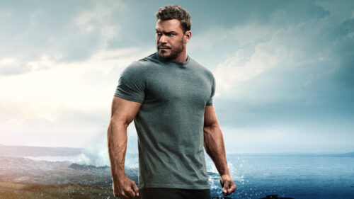 Alan Ritchson as Jack Reacher Heroic Pose 4K Desktop Wallpaper