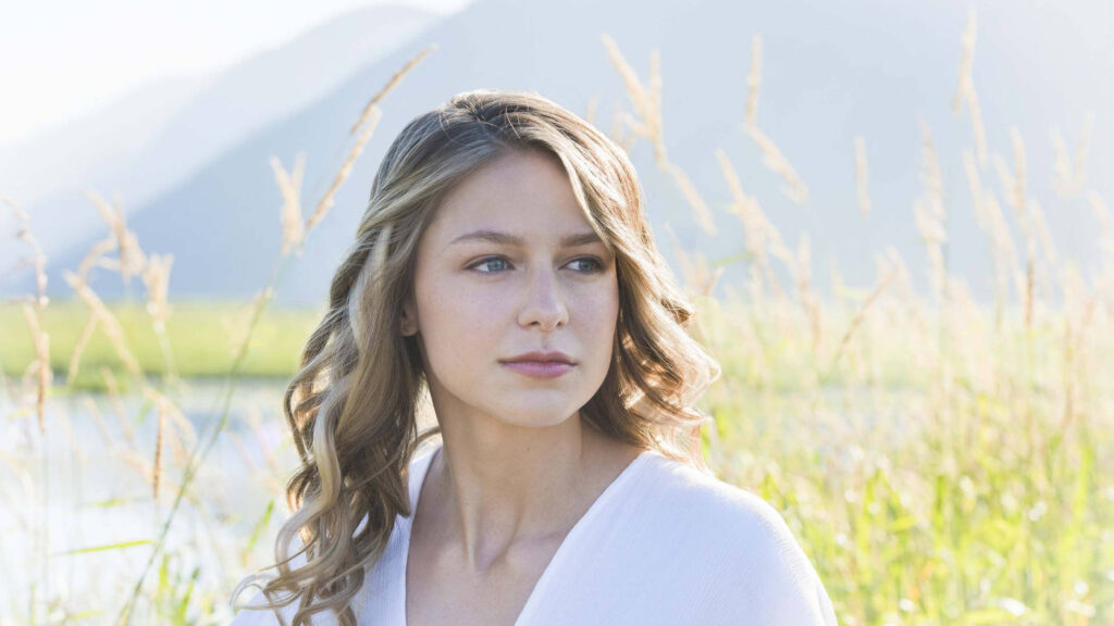 Melissa Benoist in Field Serene Desktop Wallpaper