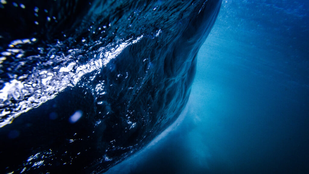 Dark Underwater Ocean Wave Aesthetic Desktop Wallpaper