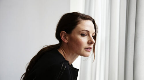 Woman Looking Away Minimalist Photography Desktop Wallpaper