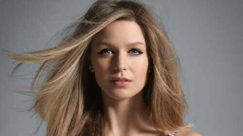 Melissa Benoist Blonde Hair Portrait 4K Desktop Wallpaper