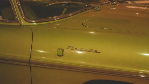 Vintage Renault Floride Green Classic Car Close-up Desktop Wallpaper