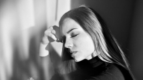 Stunning Black and White Portrait of a Young Woman 4K Desktop Wallpaper