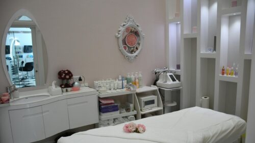 Serene Spa Treatment Room with Modern Beauty Equipment 4K Wallpaper