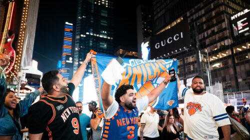 New York Knicks Fans Celebrating in Times Square Desktop Wallpaper