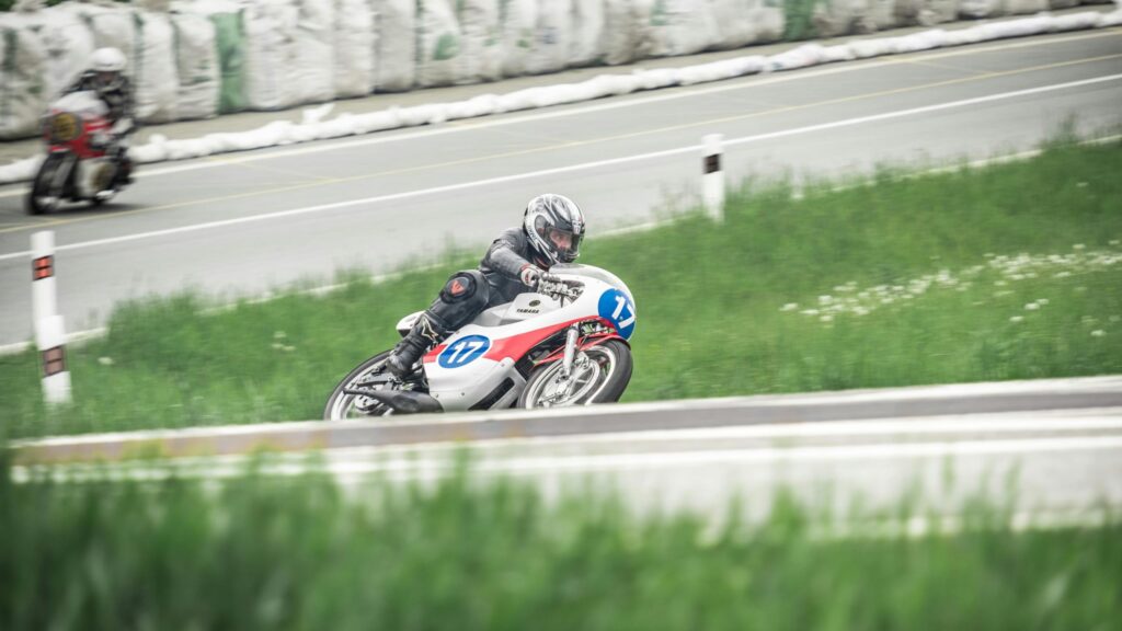 Classic Yamaha Racing Motorcycle on Track Desktop Wallpaper