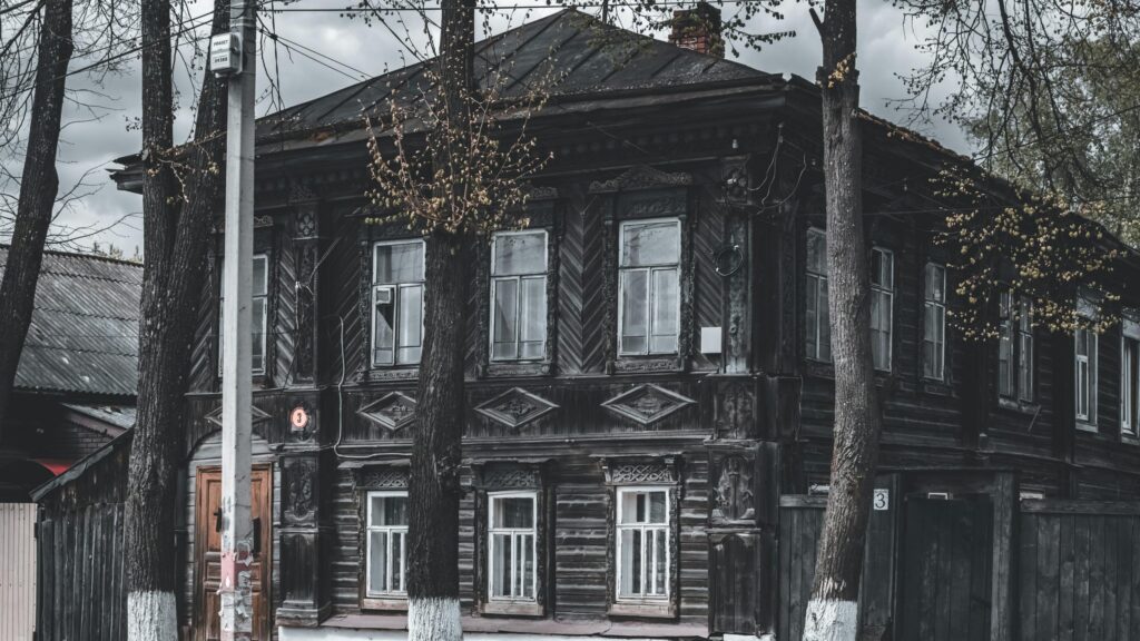 Rustic Dark Wooden Russian Architectural House 4K Desktop Wallpaper