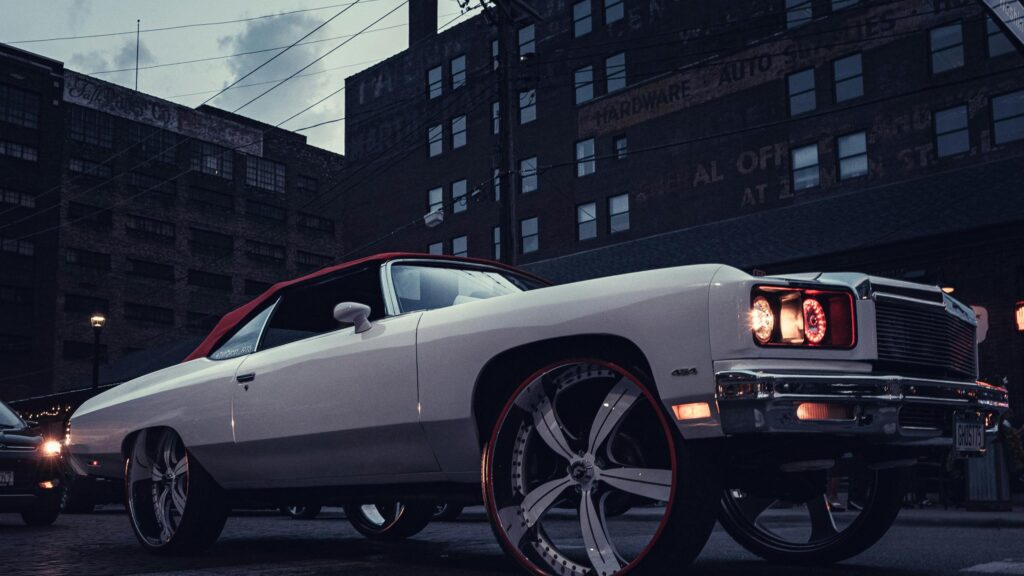 Modified White 1975 Chevrolet Caprice Classic Desktop Wallpaper