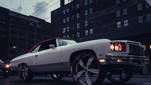 Modified White 1975 Chevrolet Caprice Classic Desktop Wallpaper