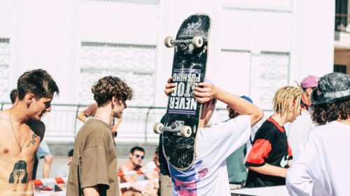 Group of Friends with Skateboard Urban Lifestyle 4K Desktop Wallpaper