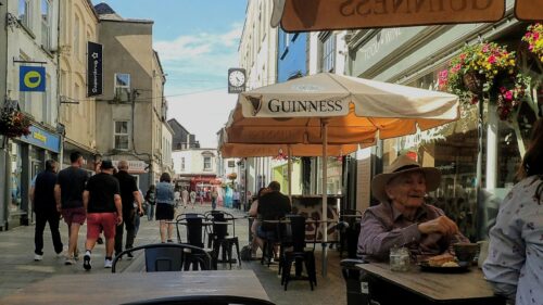 Sunny Day Street Cafe in Ireland Town Center Desktop Wallpaper