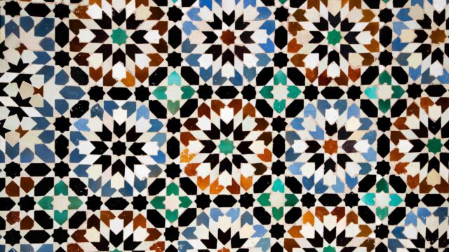 Intricate Geometric Islamic Mosaic Tile Pattern 4K Desktop Wallpaper