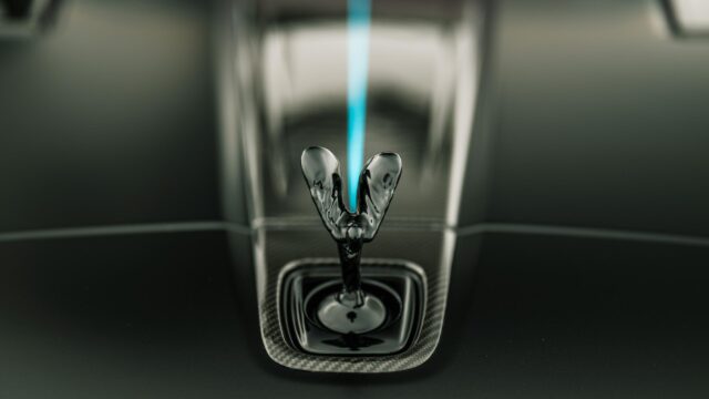 Black Rolls-Royce Spirit of Ecstasy Hood Ornament 4K Wallpaper