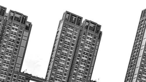 Minimalist Black and White Architectural Skyscraper Cityscape 4K Wallpaper