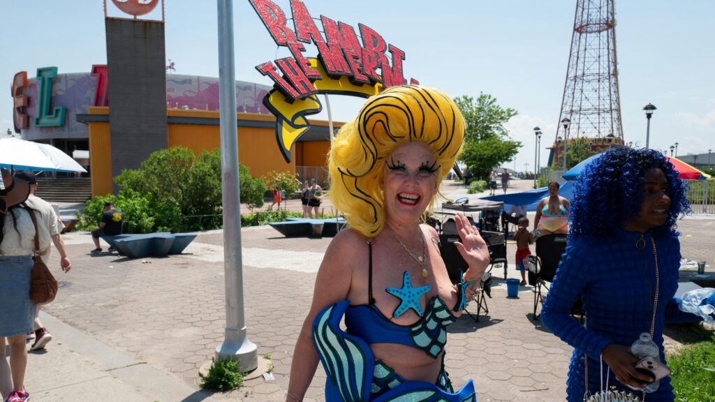 Coney Island Mermaid Parade Performer Colorful 4K Desktop Wallpaper