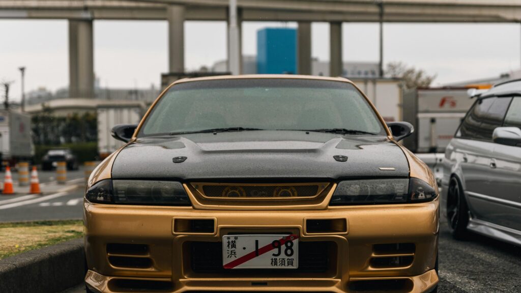 Custom Gold Nissan Skyline R32 GT-R Front View 4K Desktop Wallpaper