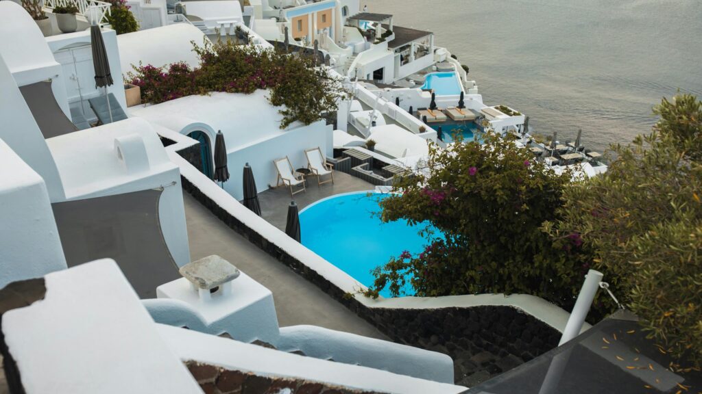Stunning Santorini Luxury Cliffside Pool and Resort 4K Wallpaper