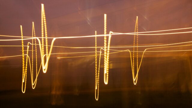 Abstract Gold Light Trails Motion Photography 4K Desktop Wallpaper