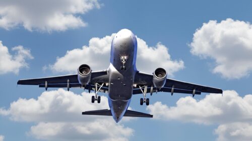 Commercial Jet Airplane Approaching for Landing 4K Desktop Wallpaper