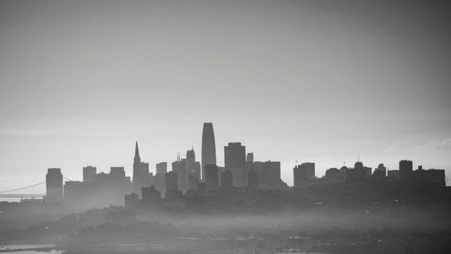 Misty San Francisco Skyline Black and White 4K Wallpaper