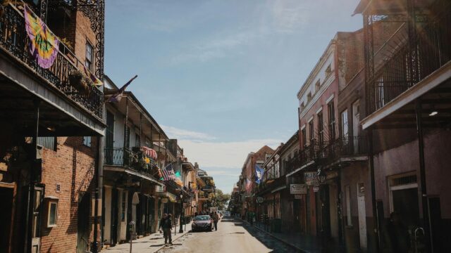 Historic New Orleans French Quarter Street Scene Desktop Wallpaper