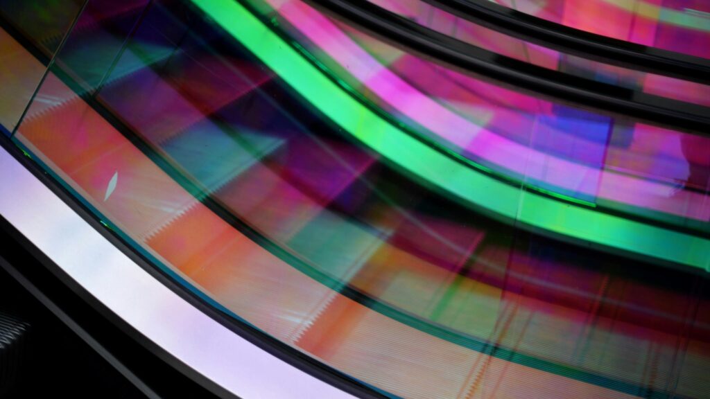 Vibrant Abstract Neon Light Motion Curves 4K Desktop Wallpaper