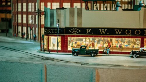 Vintage Miniature City Street Scene F.W. Woolworth Store PC Wallpaper