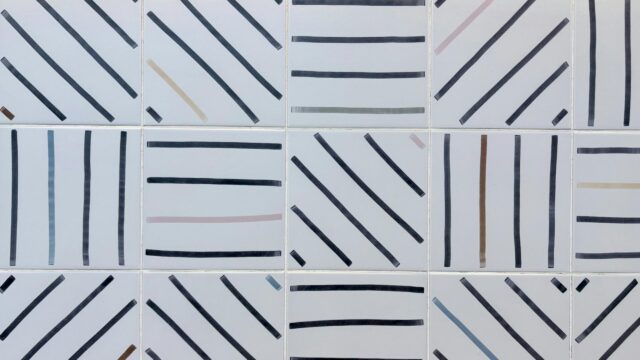 Minimalist Geometric Pattern with Black Lines 4K Desktop Wallpaper