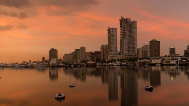Stunning Manila Bay Skyline at Golden Hour 4K Desktop Wallpaper