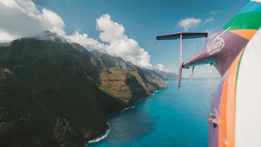 Breathtaking Na Pali Coast Helicopter View 4K Desktop Wallpaper