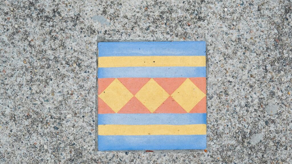 Minimalist Square Tile with Geometric Pattern Desktop Wallpaper