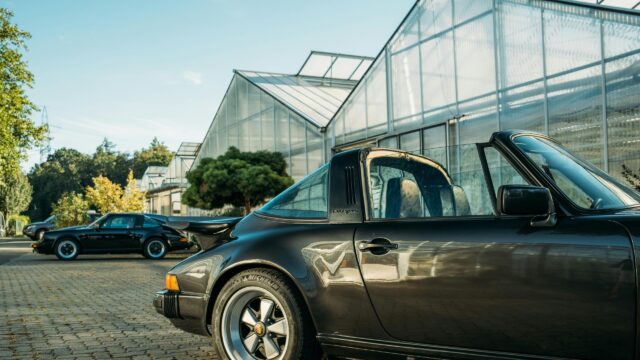 Classic Black Porsche 911 Targa Sports Car Premium Desktop Wallpaper