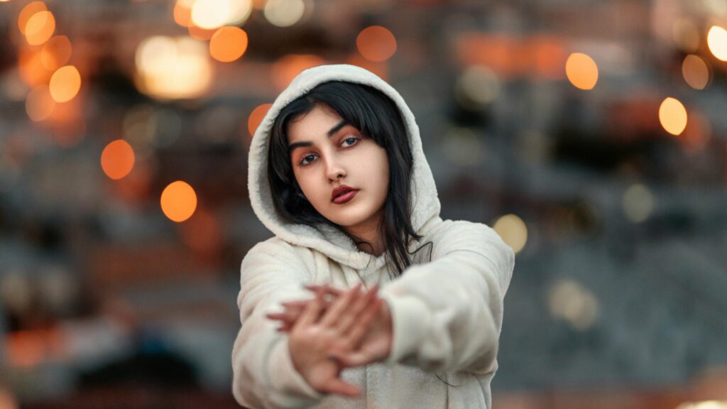 Beautiful Girl in Cream Hoodie Portrait 4K Desktop Wallpaper